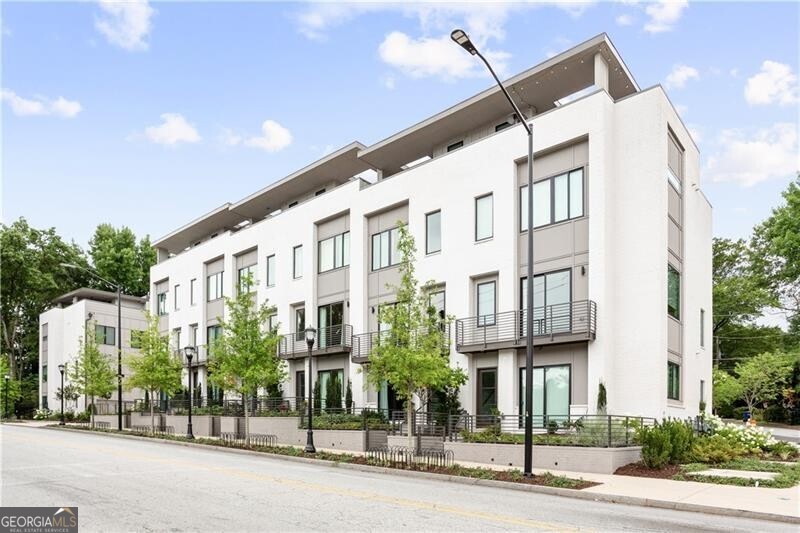 550 N Highland Avenue Ne # 15 Property Photo
