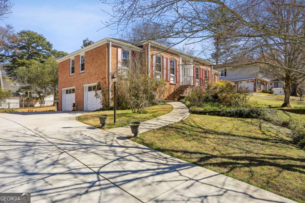 663 Foxcroft Circle Se Property Photo