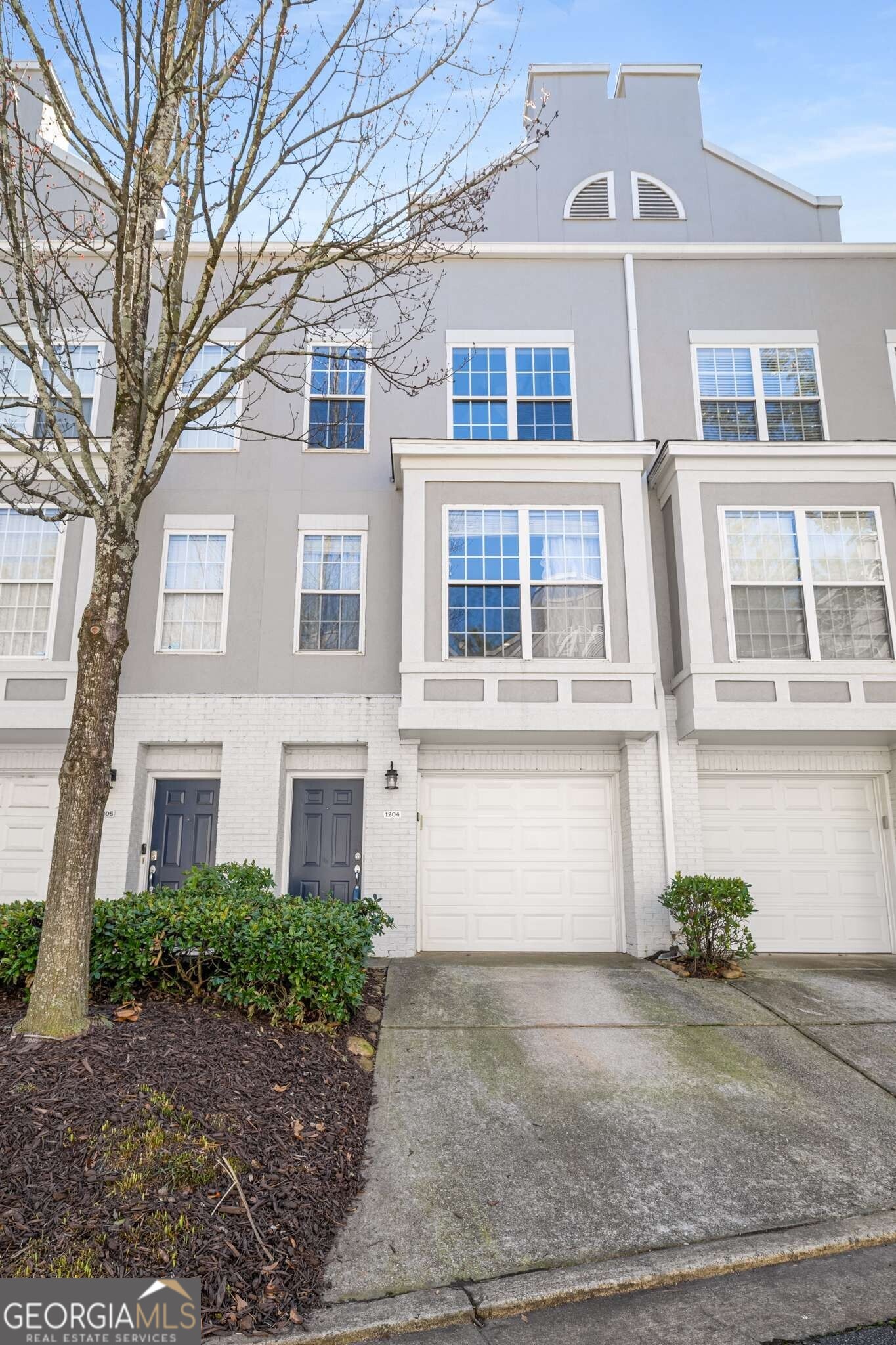 1204 Village Court Se Property Photo 1