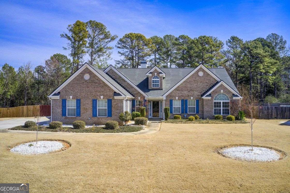 1832 Millstone Manor Property Photo 1