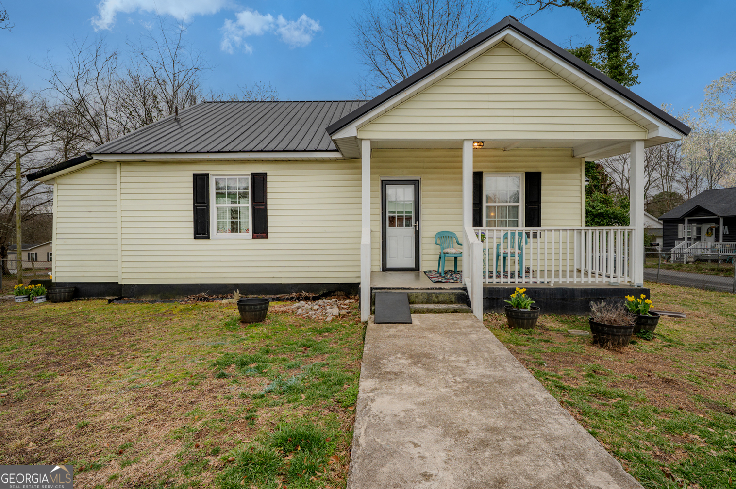 301 Cedar Street Property Photo