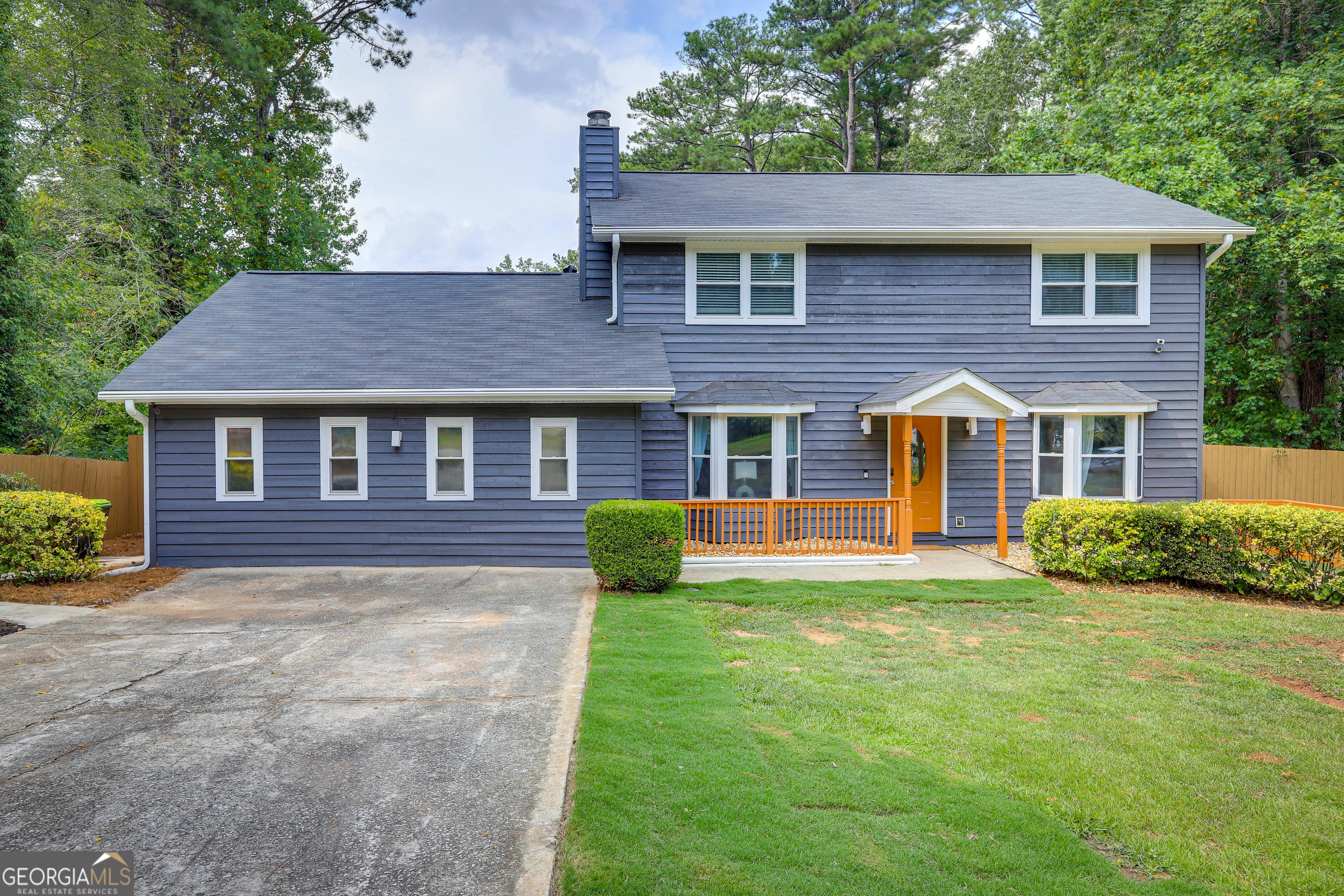 317 Lucan Way Property Photo