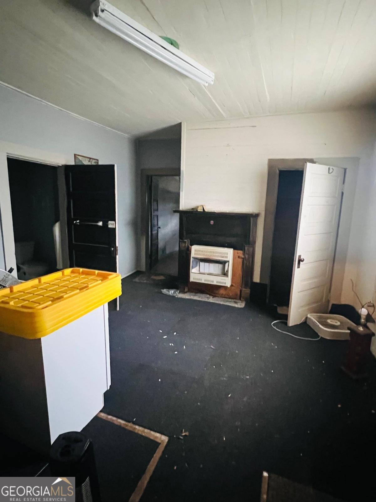 1011 Railroad Street Property Photo 5