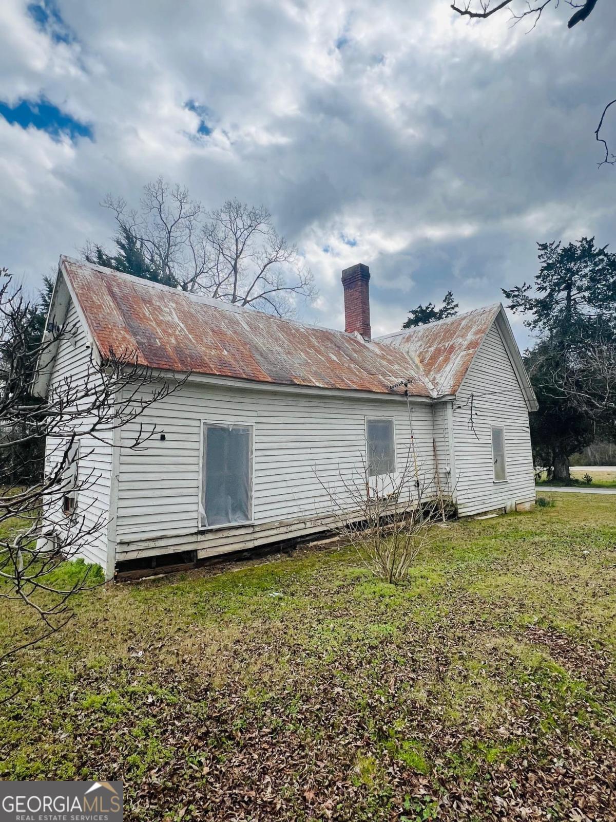 1011 Railroad Street Property Photo 8