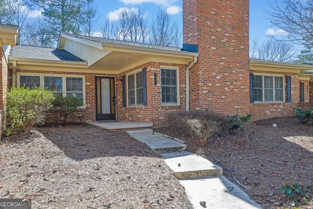 4035 Deerings Drive Property Photo