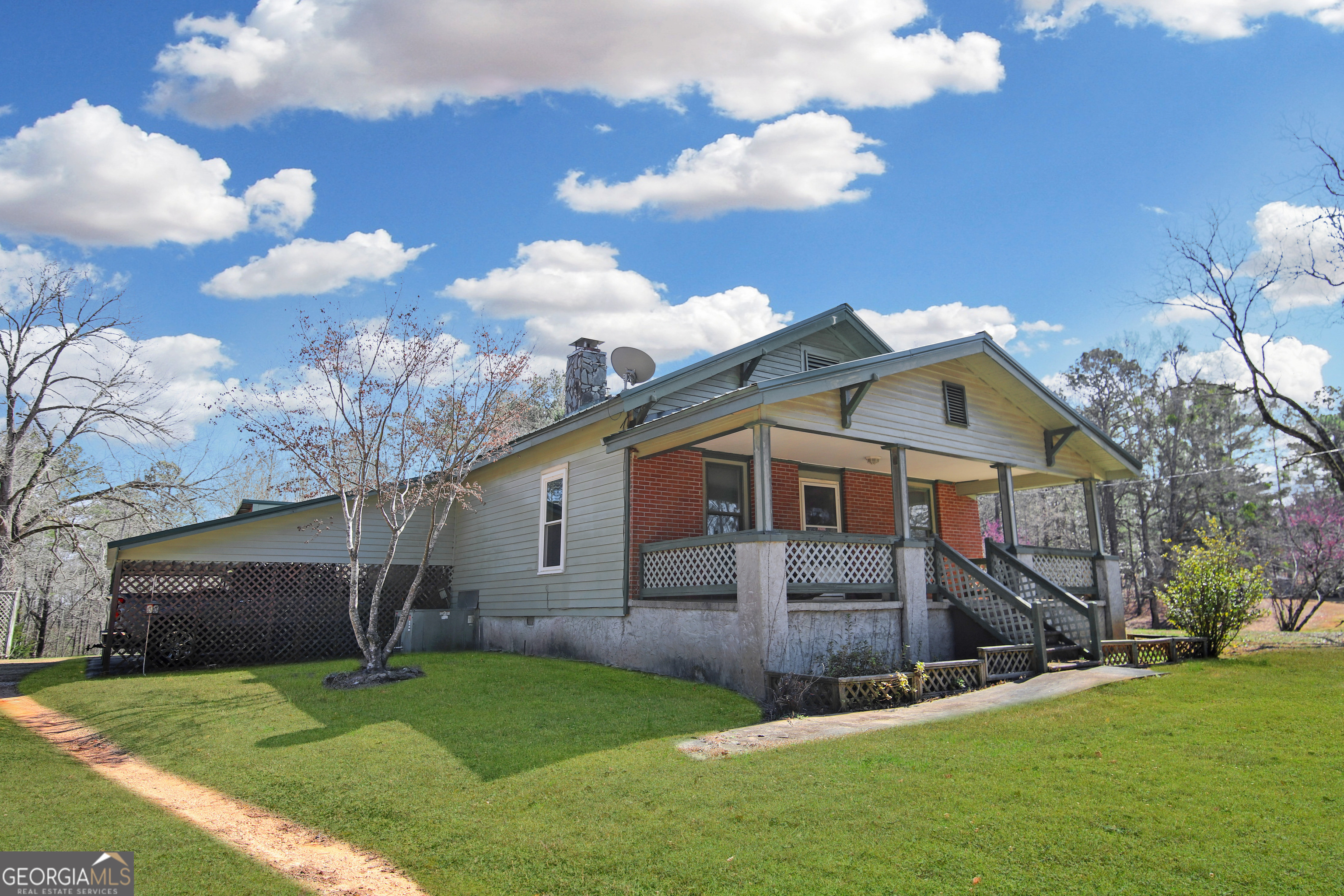 49 Thompson Road Property Photo