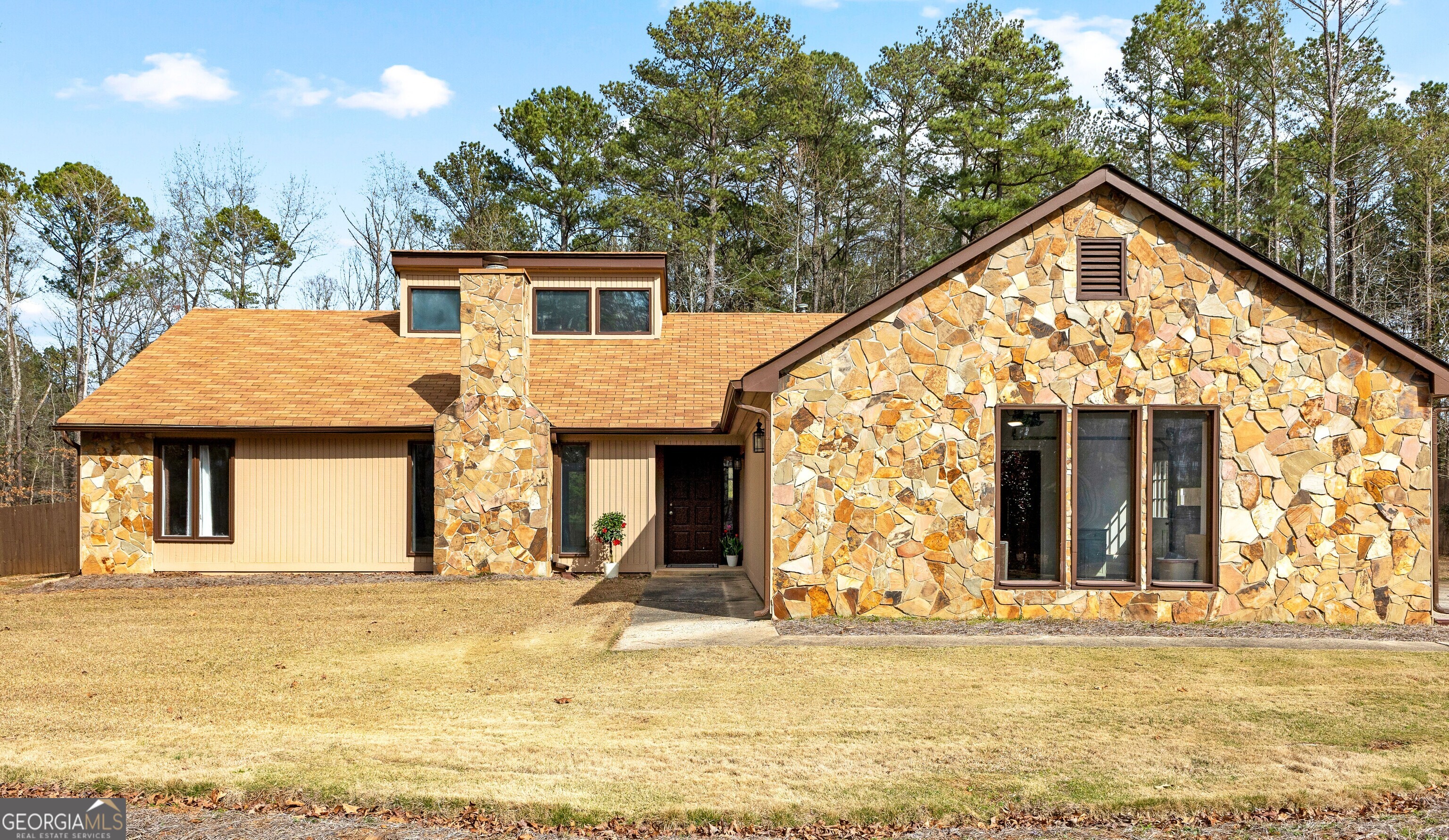 150 Old Mill Point Property Photo 1