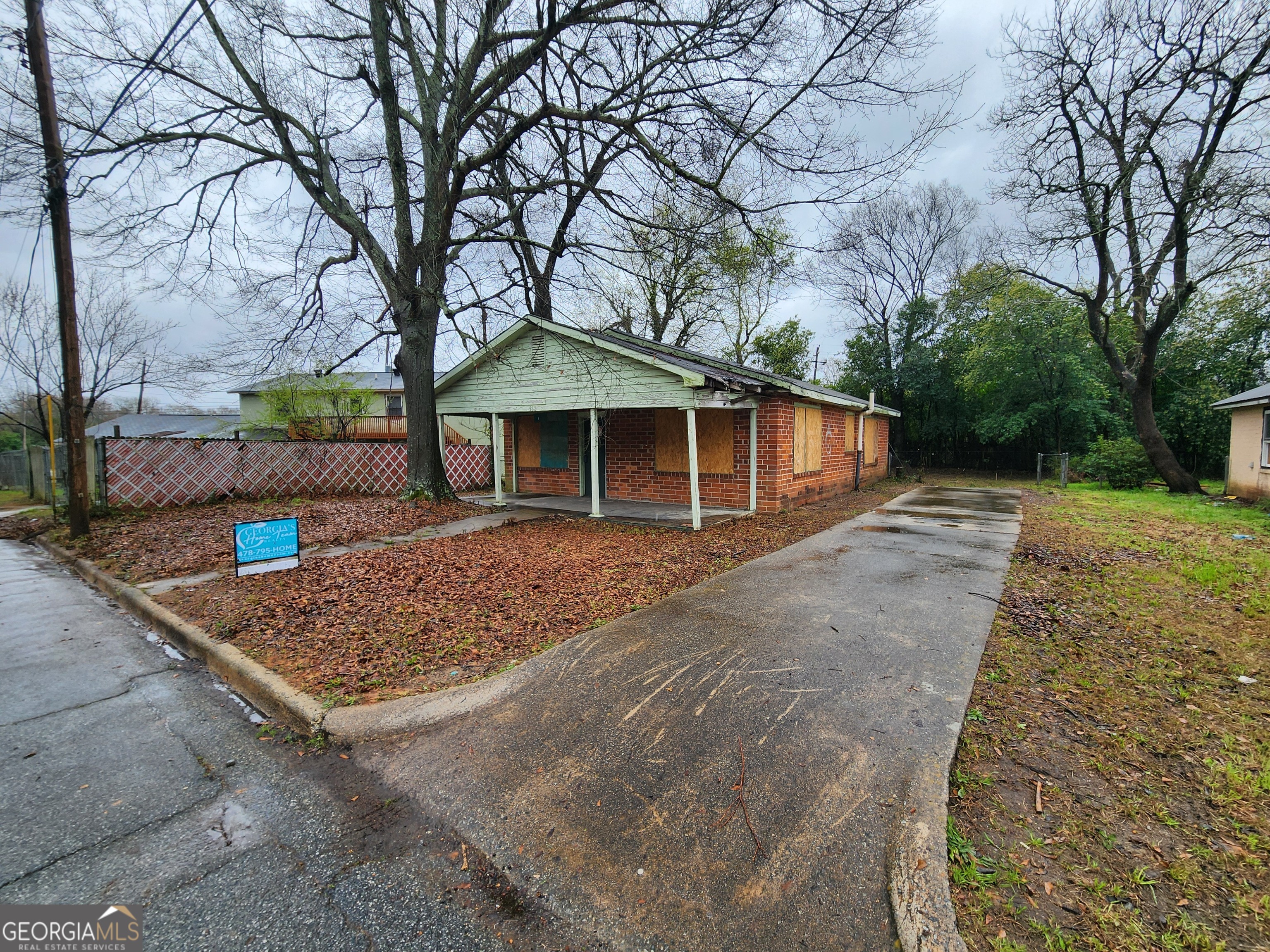 562 Richmond Street Property Photo