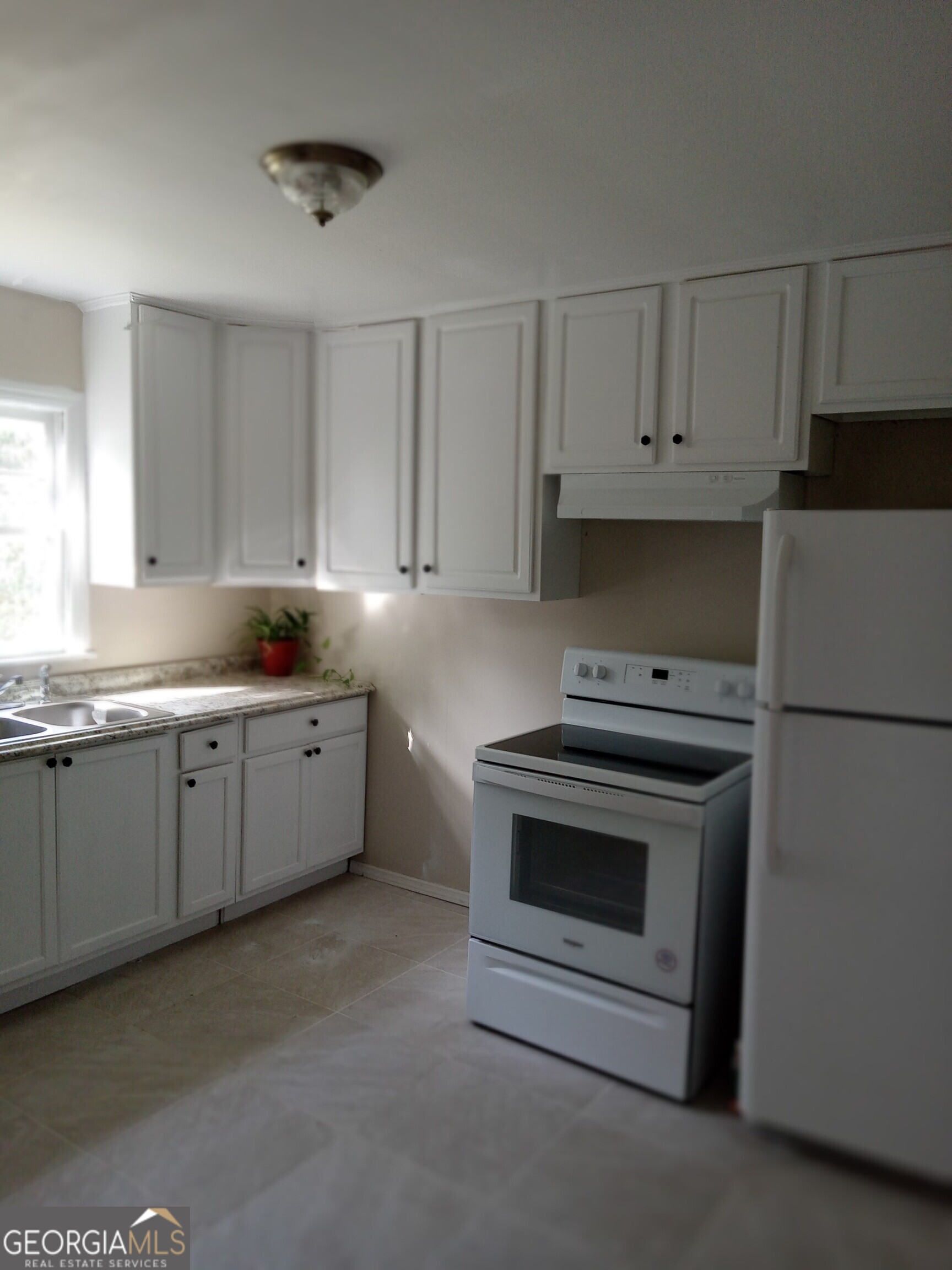 1570 Colonial Drive Property Photo 8