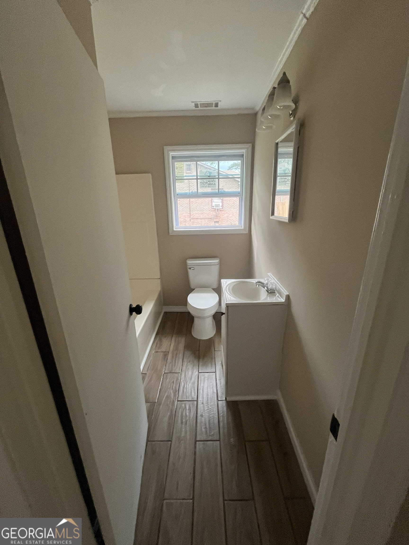 1570 Colonial Drive Property Photo 11