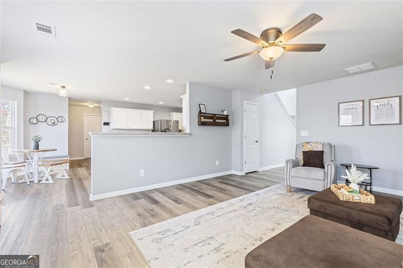 668 New Liberty Way Property Photo 11