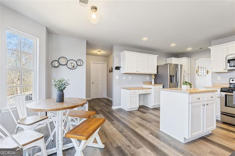 668 New Liberty Way Property Photo 13