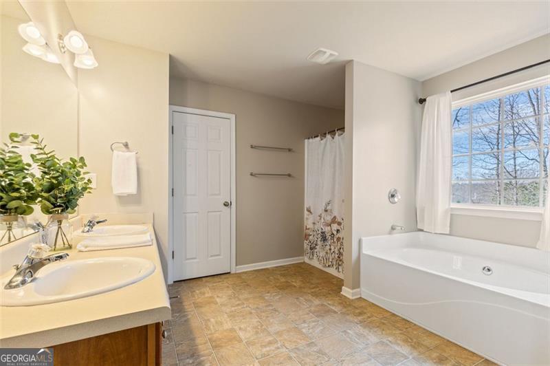 668 New Liberty Way Property Photo 27