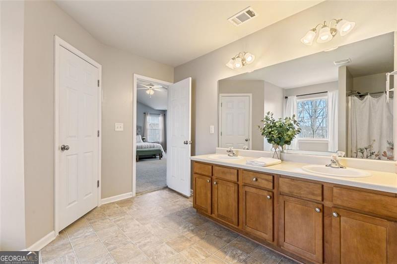 668 New Liberty Way Property Photo 28