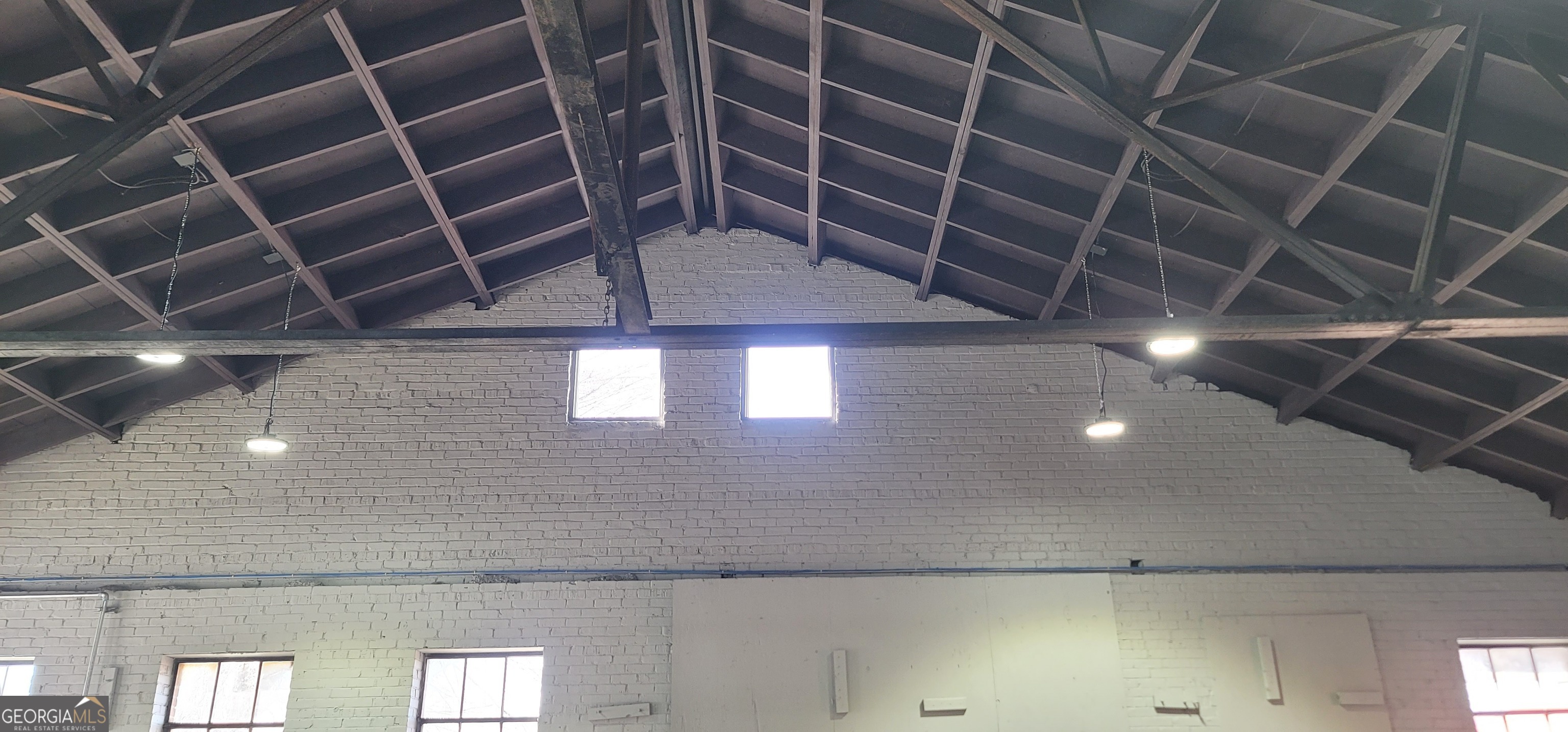 85 W Broad Street Property Photo 16