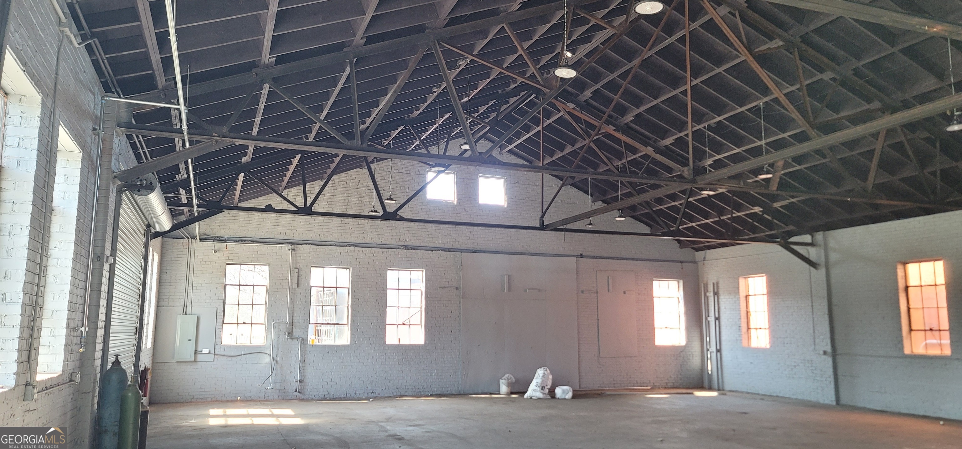 85 W Broad Street Property Photo 21