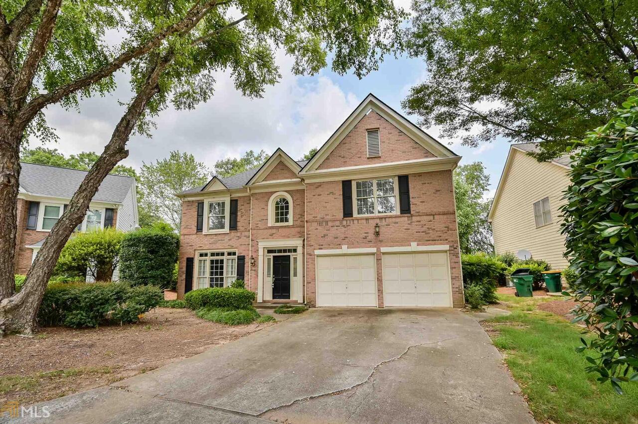 220 Glenridge Close Circle Property Photo