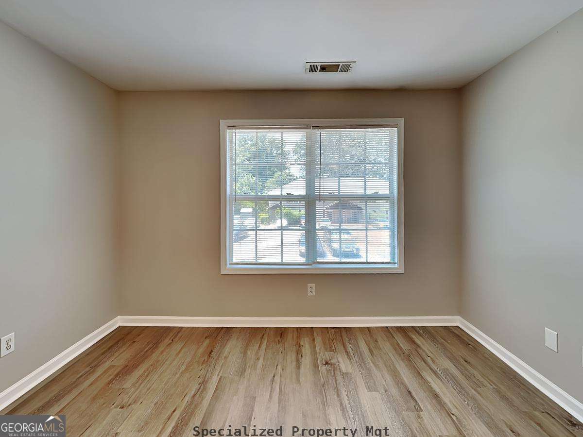 407 Maple Way Property Photo 9