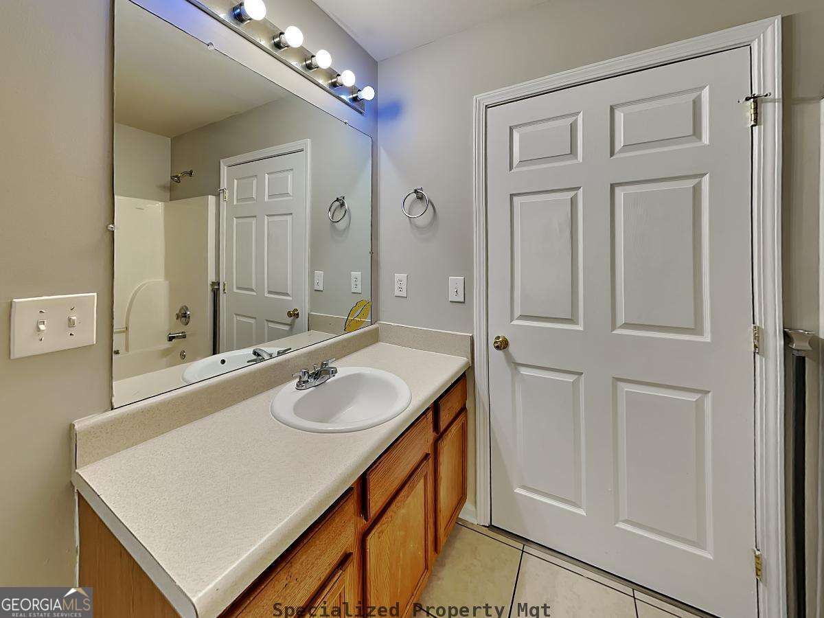407 Maple Way Property Photo 12