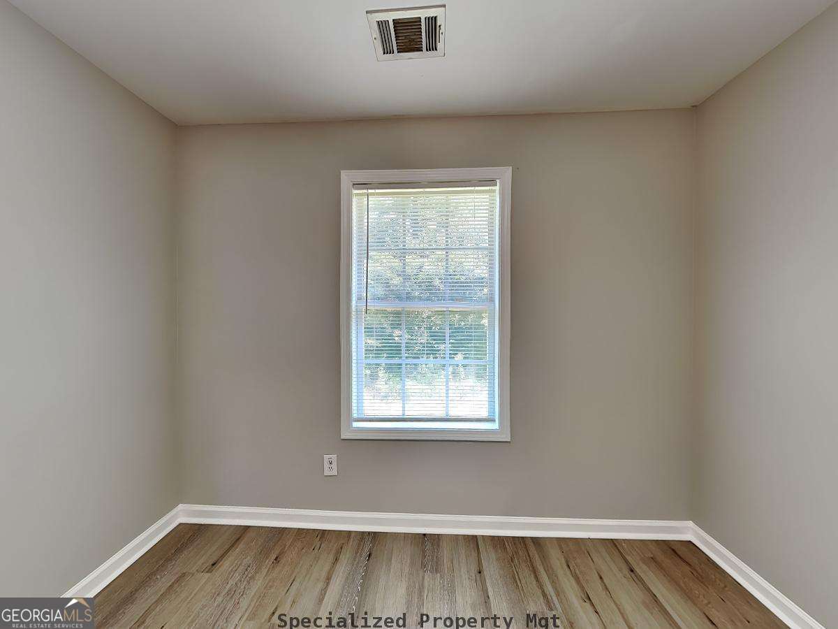 407 Maple Way Property Photo 16