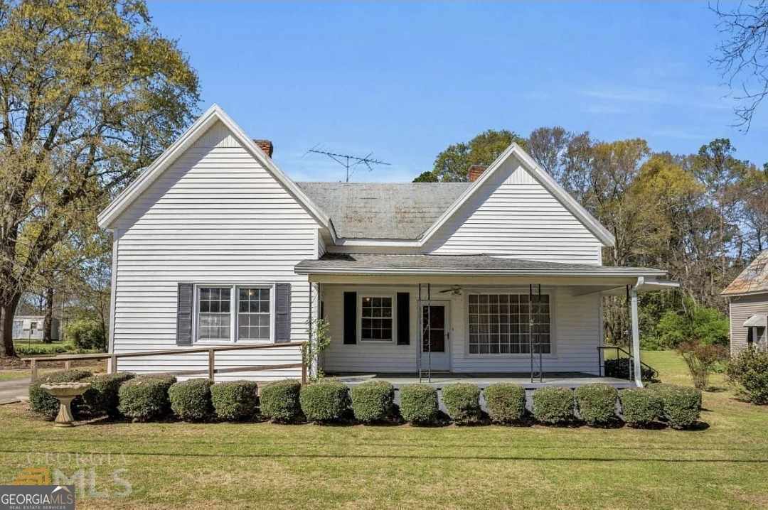2131 College Street Property Photo