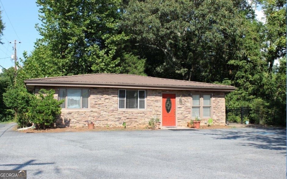 15 First Street Property Photo