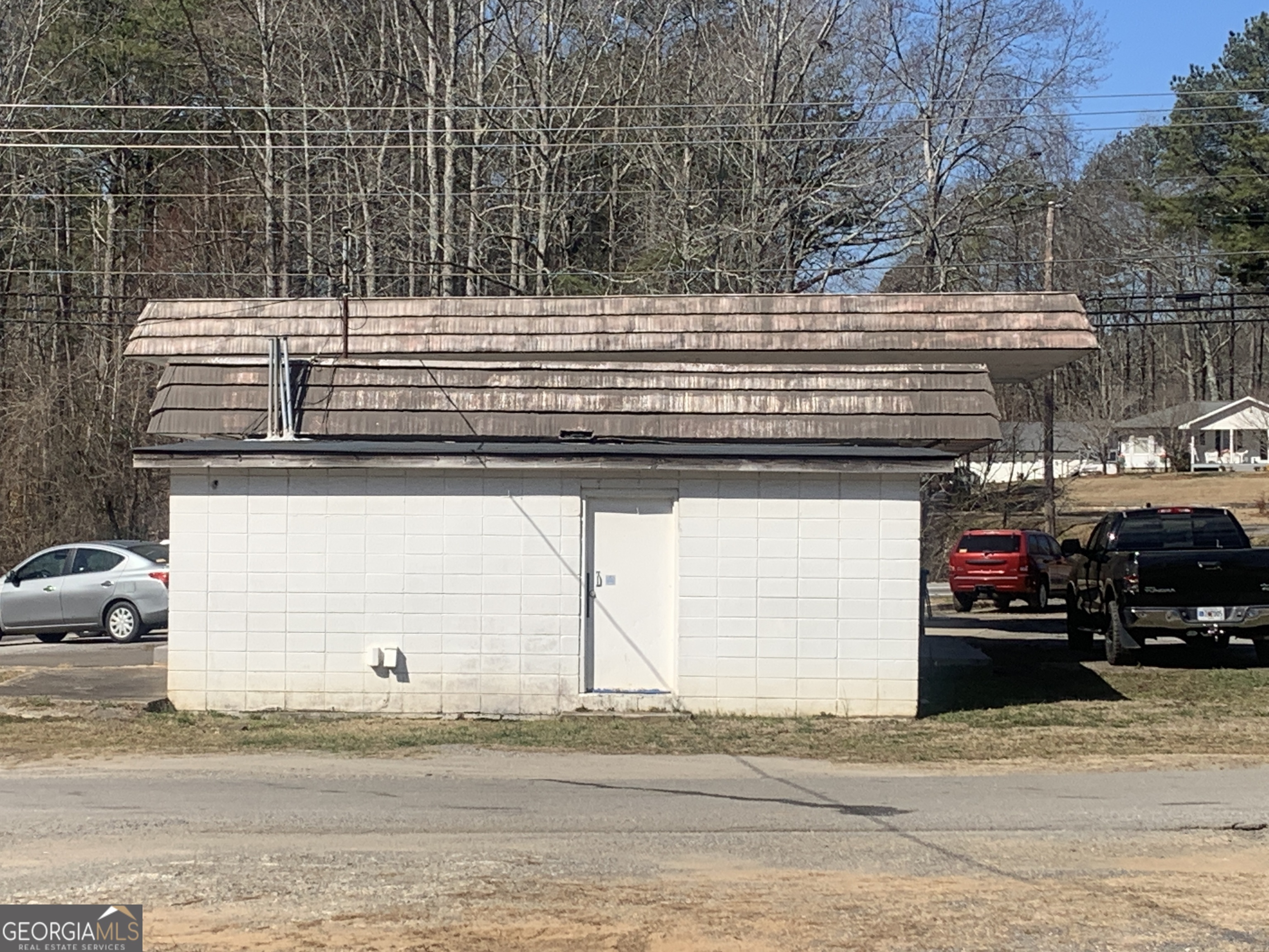 262 Commerce Lane Property Photo 4
