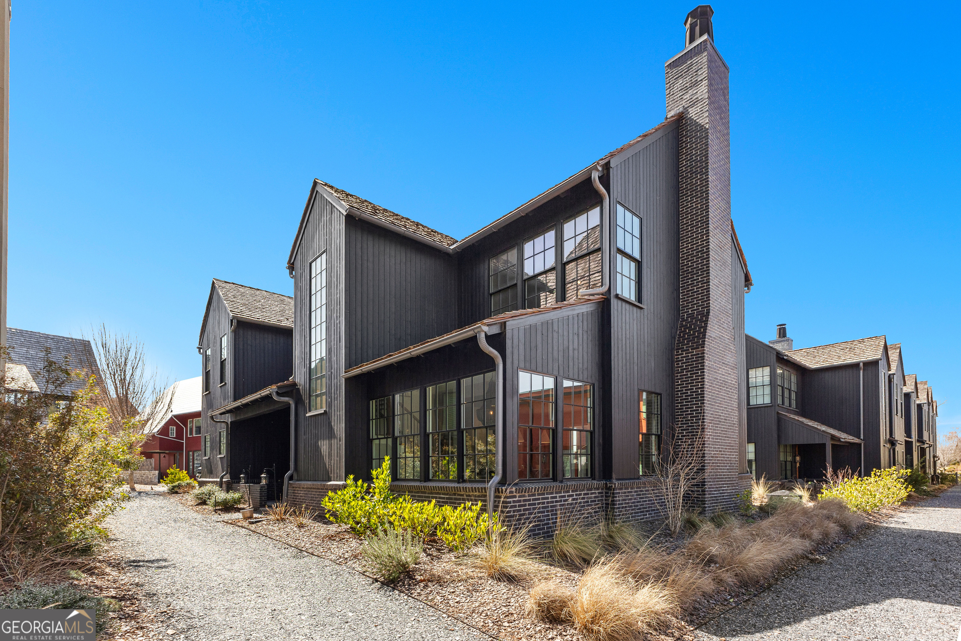 289 2nd Street Property Photo