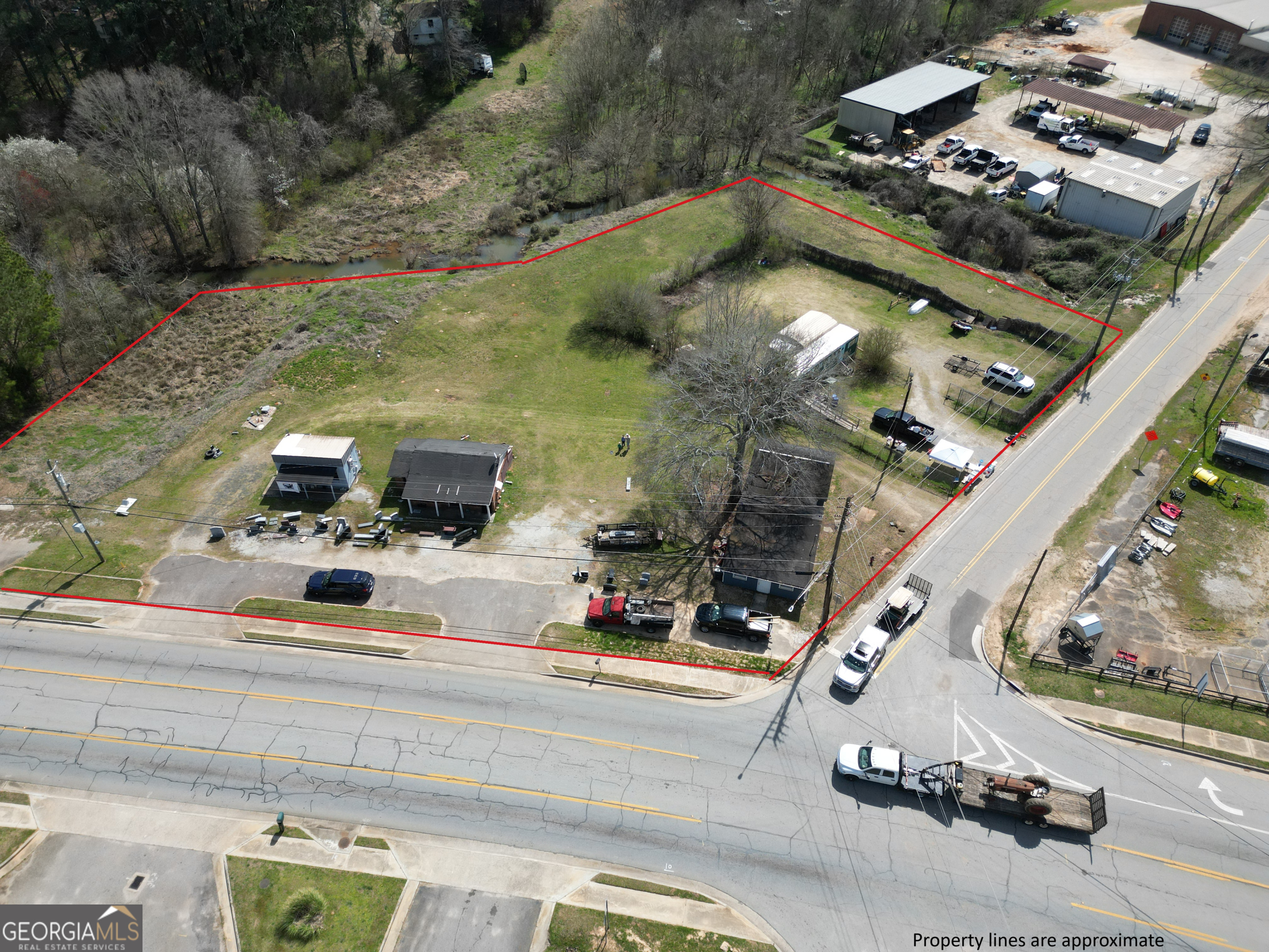 1241 E Broad Street Property Photo 1