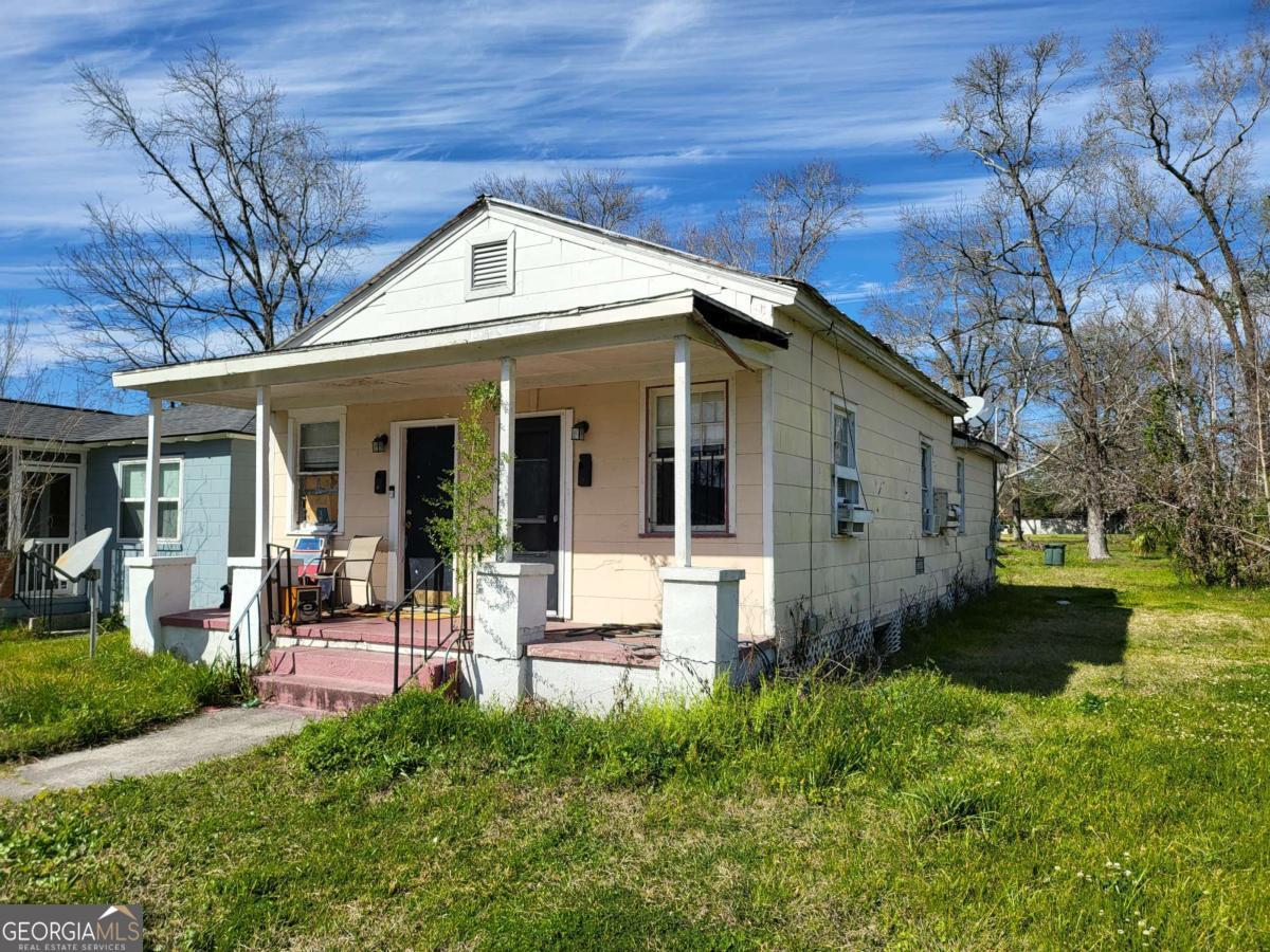 706 W 51st Street Property Photo 2