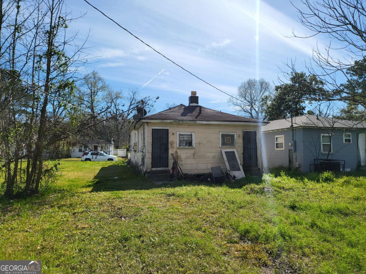 706 W 51st Street Property Photo 3