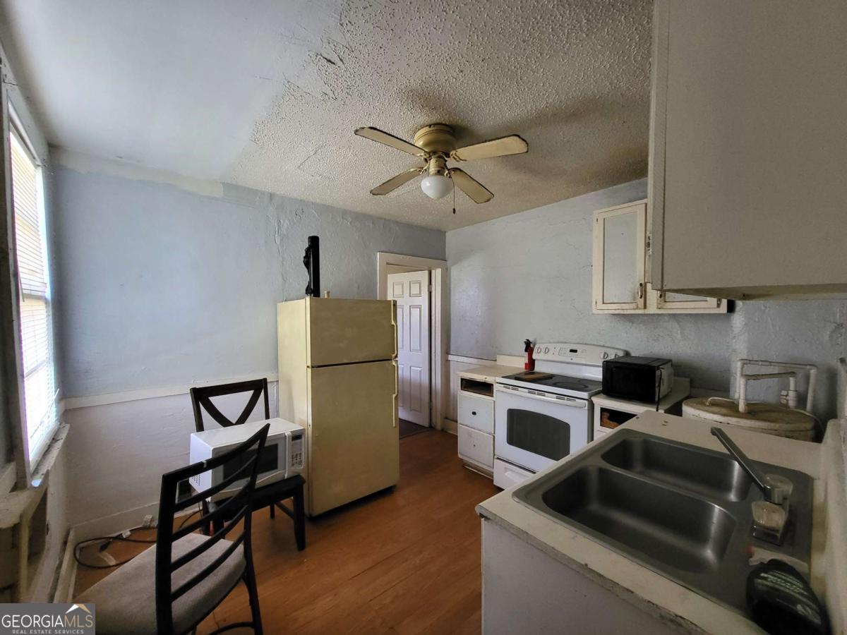 706 W 51st Street Property Photo 11