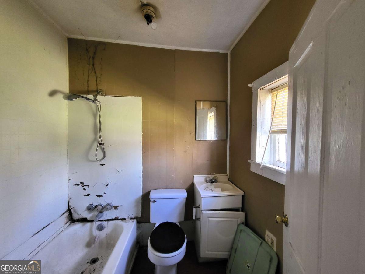 706 W 51st Street Property Photo 12