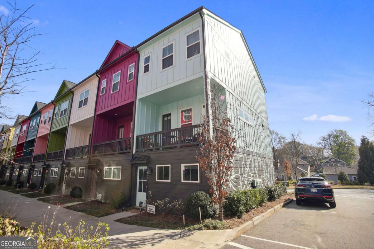 203 Color Circle Property Photo