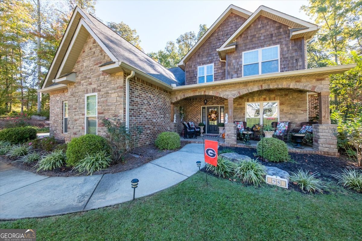 98 Cotswold Drive Property Photo