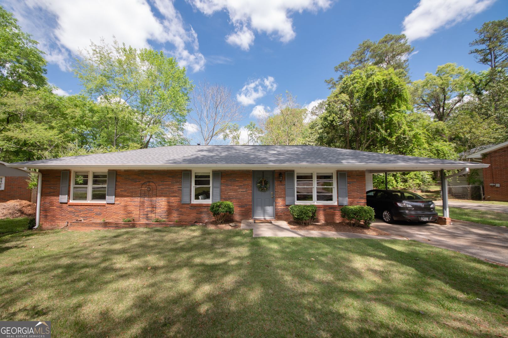 180 Sherwood Drive Property Photo