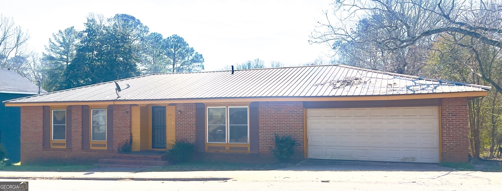 210 Brown St. Property Photo