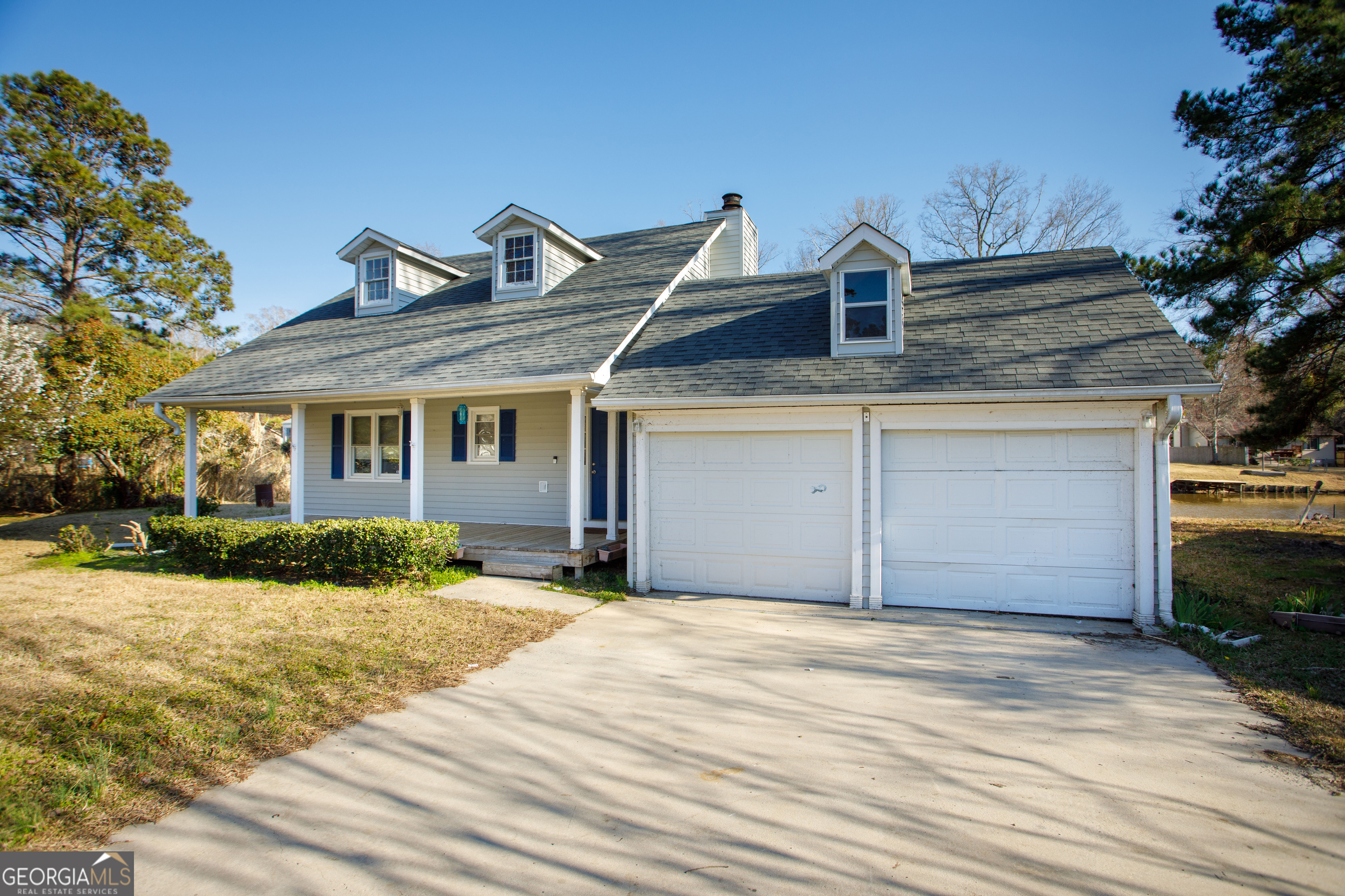 445 Breezeview Circle Property Photo