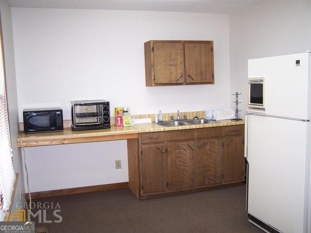 78 Washington Street Property Photo 6