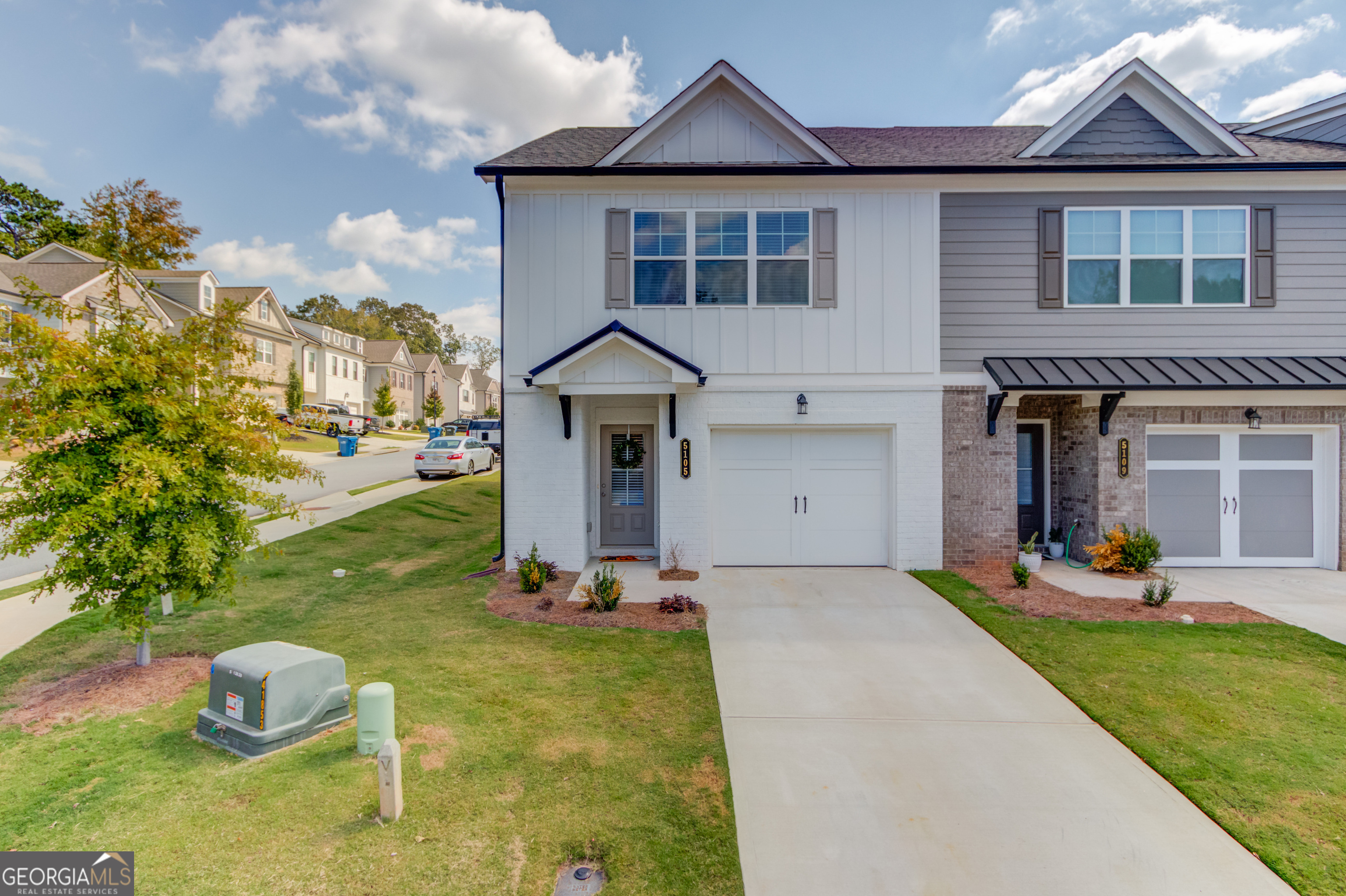 5105 Fox Den Road Property Photo