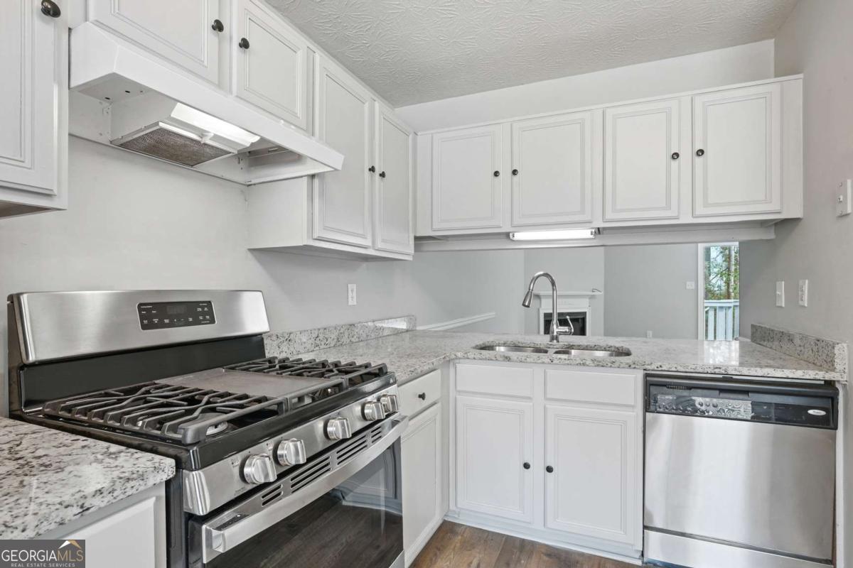 3188 Kingswood Glen Property Photo 10