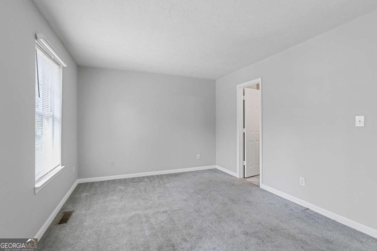 3188 Kingswood Glen Property Photo 14