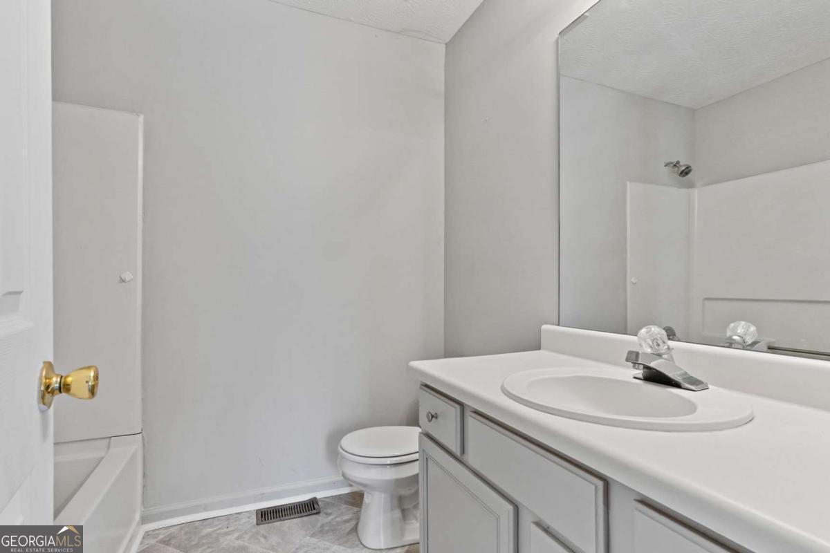 3188 Kingswood Glen Property Photo 15