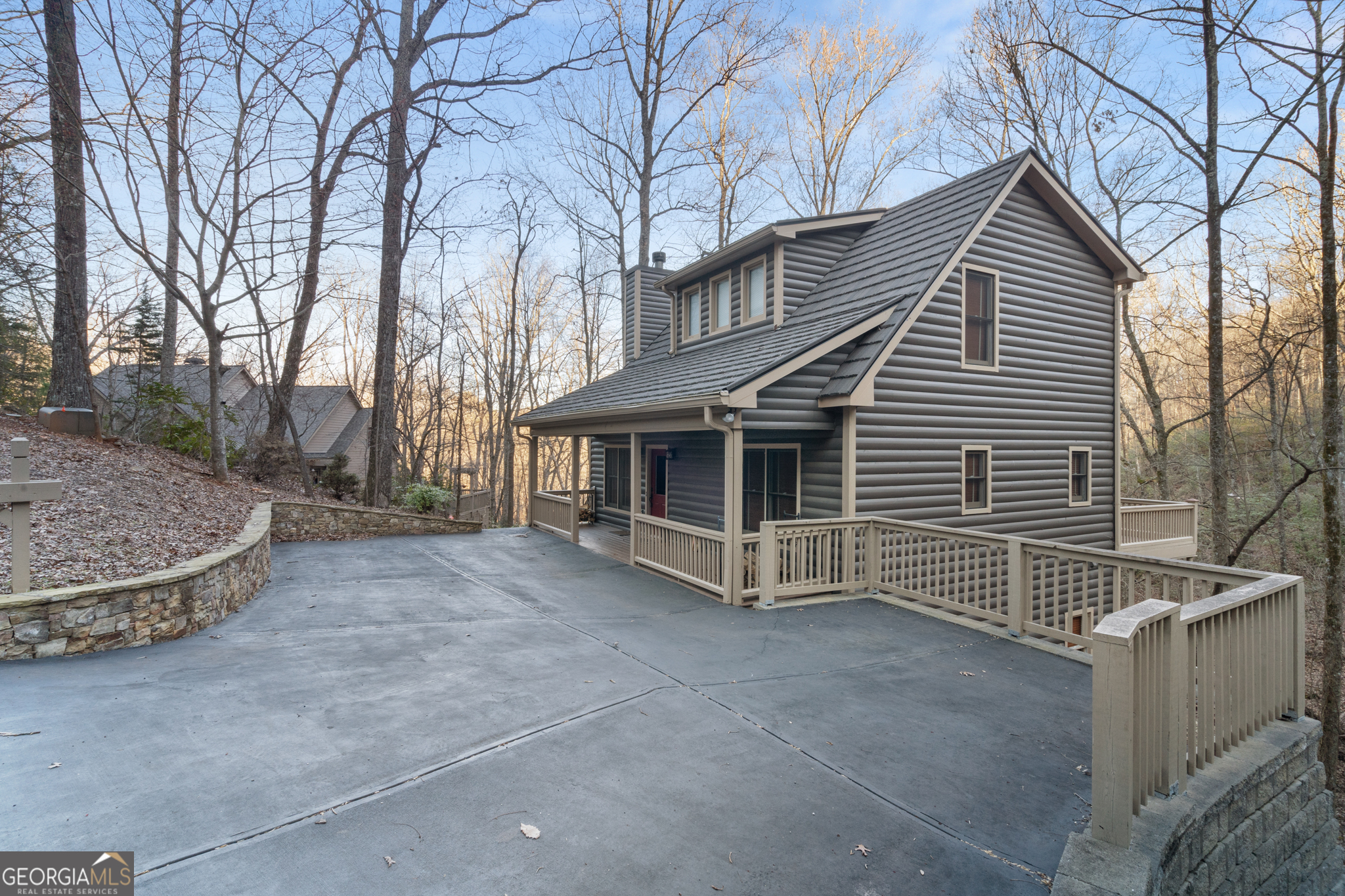 862 Valley View Drive Property Photo 3