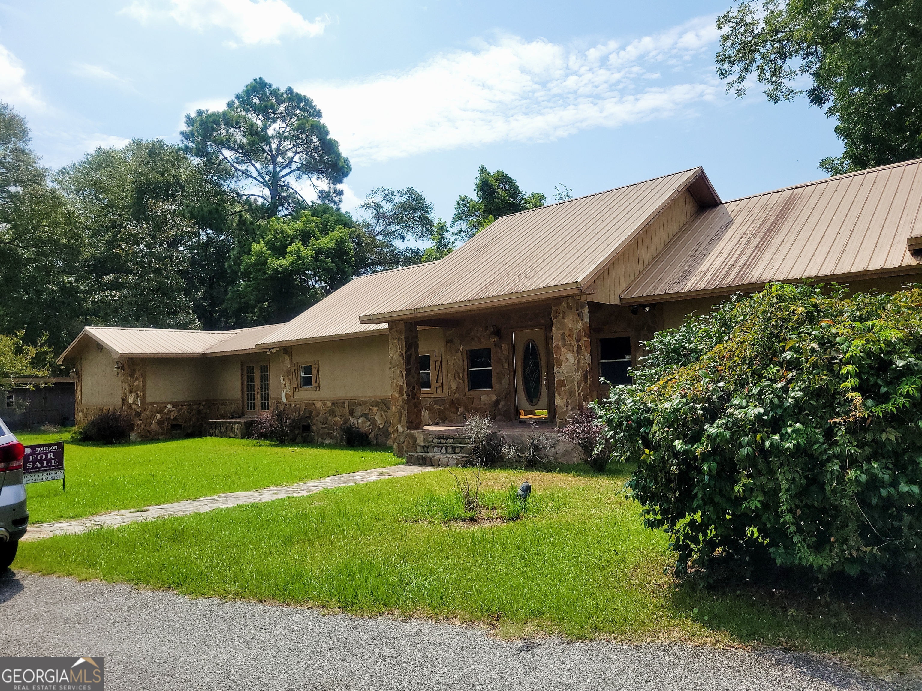 2910 Hill Avenue Property Photo