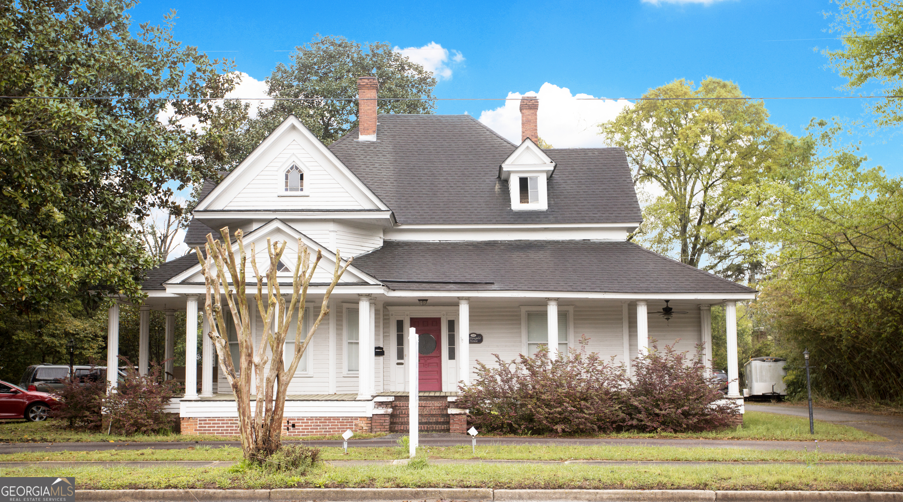 210 S Zetterower Avenue Property Photo