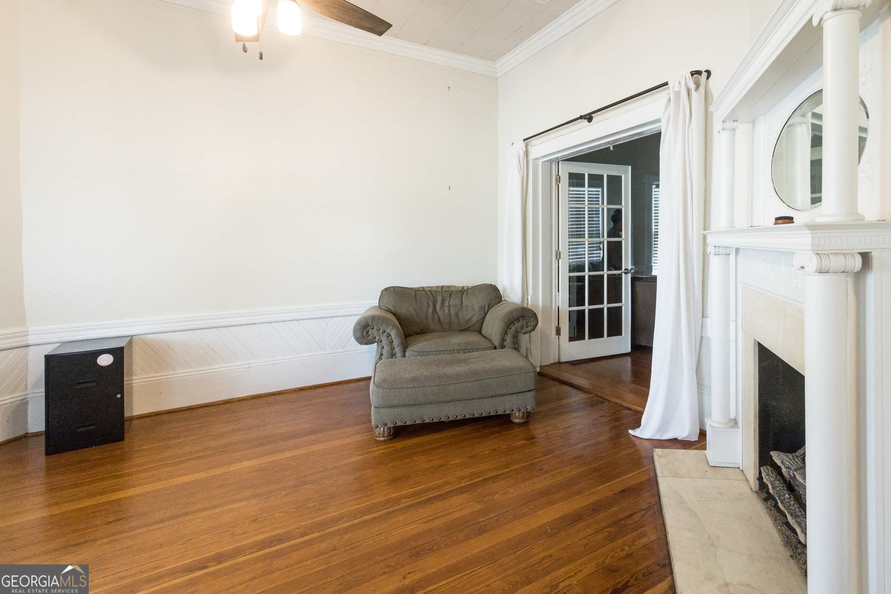 210 S Zetterower Avenue Property Photo 3