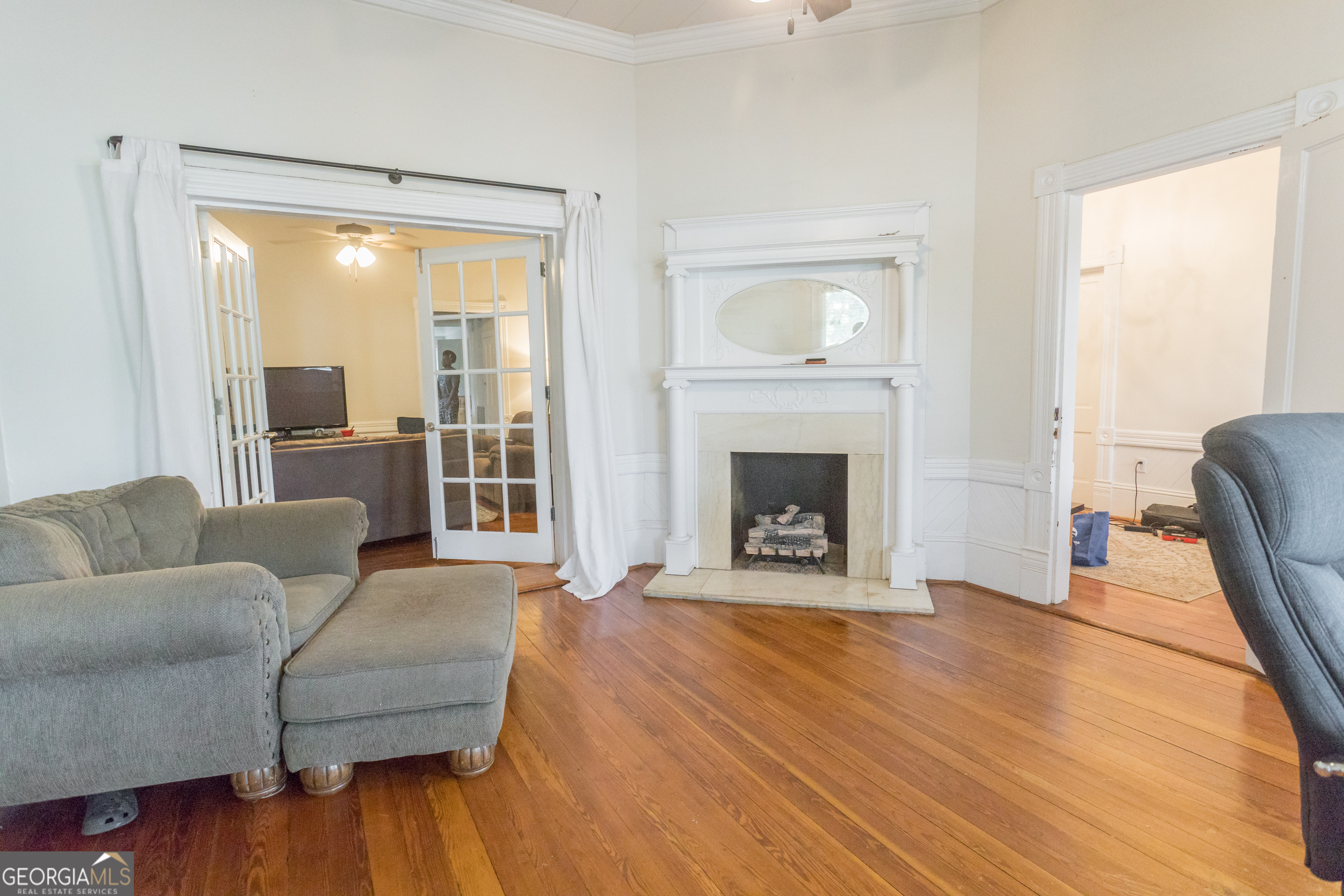 210 S Zetterower Avenue Property Photo 4