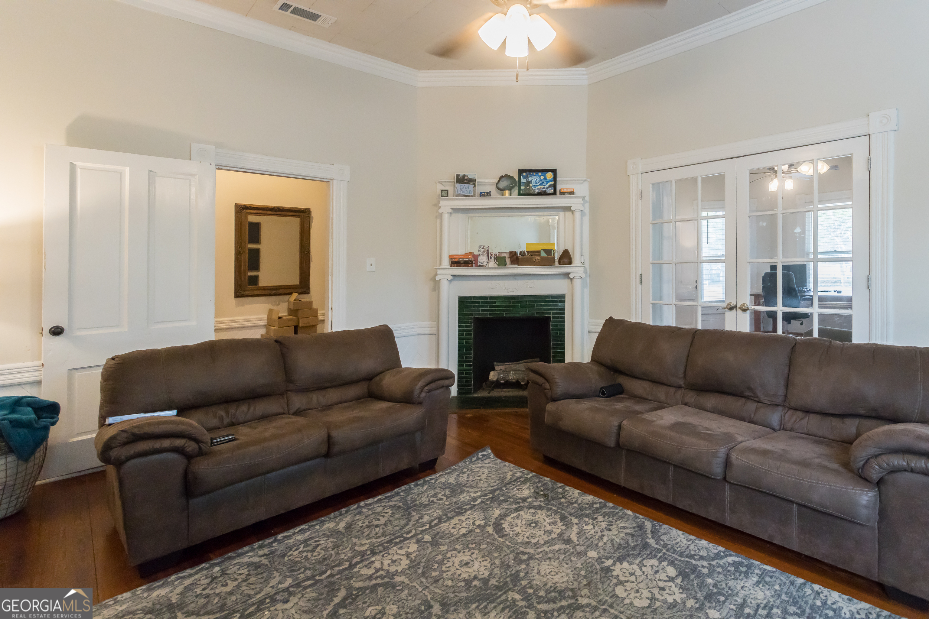 210 S Zetterower Avenue Property Photo 6