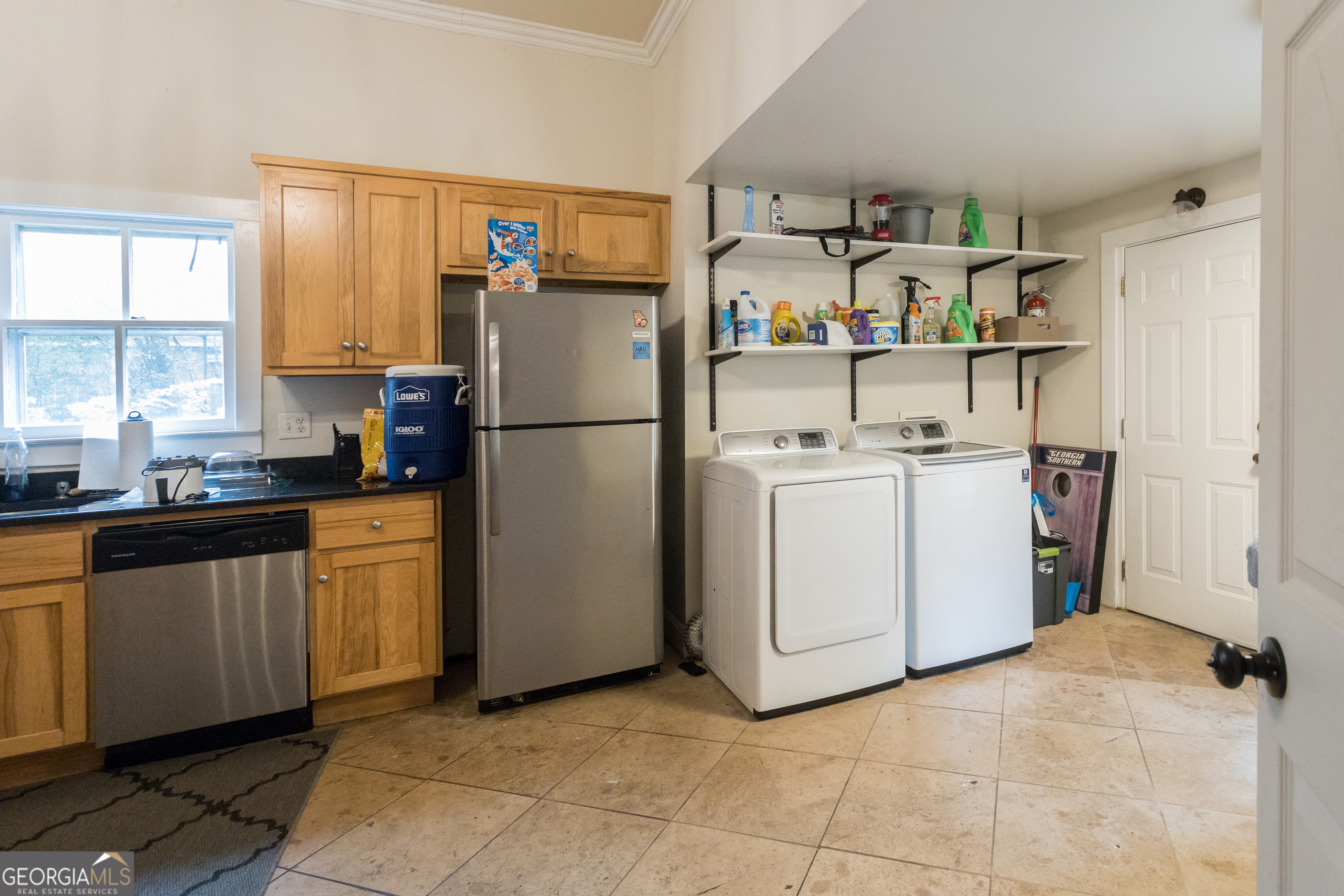 210 S Zetterower Avenue Property Photo 10